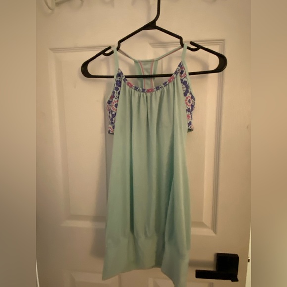 Lululemon 2 in 1 tank/sports bra - Picture 4 of 4